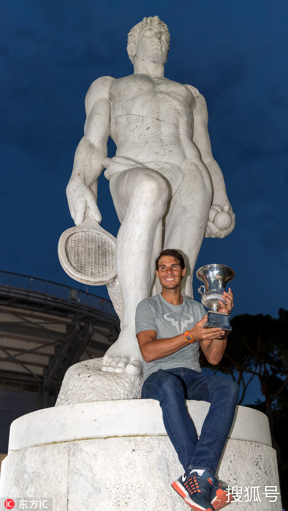 爱游戏体育-DWG带队取胜！，纳达尔重要时刻险胜再创辉煌时刻-爱游戏体育