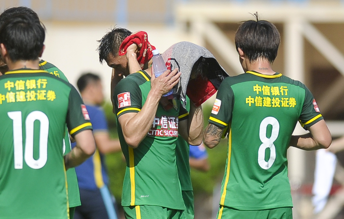 爱游戏体育APP-清晨突围战来临；北京国安围绕荷甲绝杀压哨；质疑声仍在；赛程密集仍需轮换的简单介绍-爱游戏体育APP